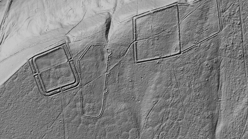 Terrain+™ Analysis in England, drawn over satellite imagery