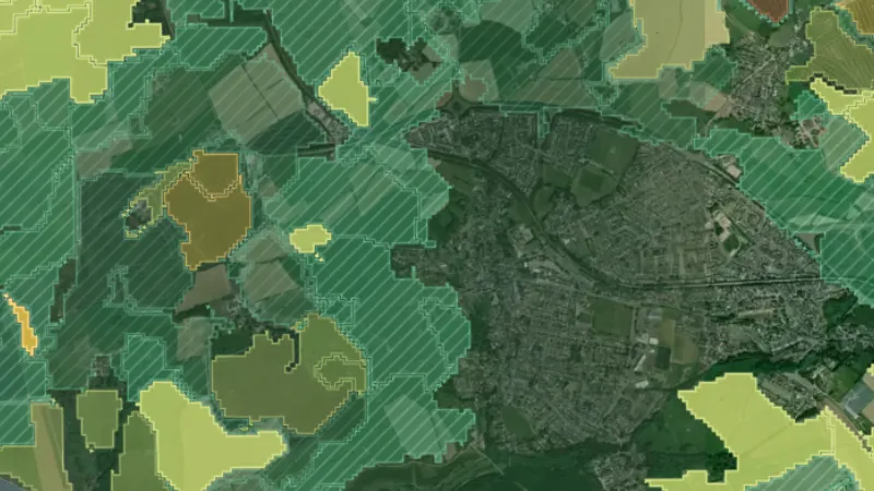 Field Conditions (weekly) in Wales, drawn over satellite imagery